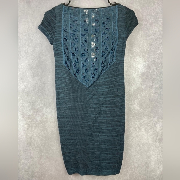 BCBGMAXAZRIA Renee Sheina Jacquard Womnen  Dress Size M/L cut out back - Picture 2 of 9